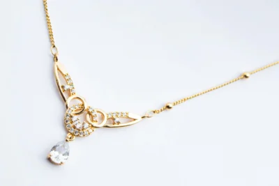 Necklaces and pendants: types of gold jewellery you can sell in the UK